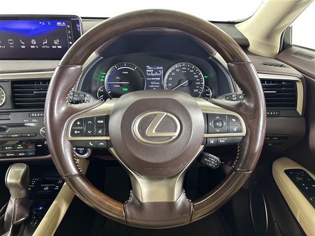 ＲＸ ＲＸ４５０ｈ　バージョンＬ　メーカーナビ　サンルーフ　バックカメラ　全方位カメラ　パワーバックドア　ドラレコ　ヘッドアップディスプレイ　横滑り防止　レーンキープアシスト　ふらつき検知　プリクラッシュセーフティー　先行車発進告知（9枚目）