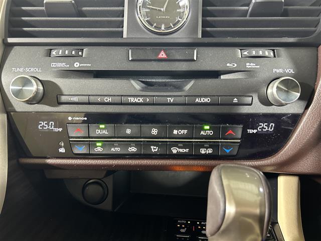 ＲＸ ＲＸ４５０ｈ　バージョンＬ　メーカーナビ　サンルーフ　バックカメラ　全方位カメラ　パワーバックドア　ドラレコ　ヘッドアップディスプレイ　横滑り防止　レーンキープアシスト　ふらつき検知　プリクラッシュセーフティー　先行車発進告知（18枚目）