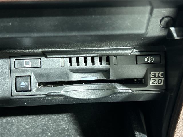 ＲＸ ＲＸ４５０ｈ　バージョンＬ　メーカーナビ　サンルーフ　バックカメラ　全方位カメラ　パワーバックドア　ドラレコ　ヘッドアップディスプレイ　横滑り防止　レーンキープアシスト　ふらつき検知　プリクラッシュセーフティー　先行車発進告知（22枚目）