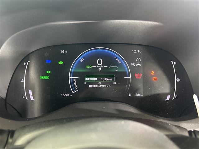 ヤリスクロス ハイブリッドＺ　純正８インチディスプレイオーディオ　全方位カメラ　衝突被害軽減システム　レーダークルーズコントロール　レーンアシスト　ブラインドスポットモニター　パーキングサポートブレーキ　クリアランスソナー　ＥＴＣ（6枚目）