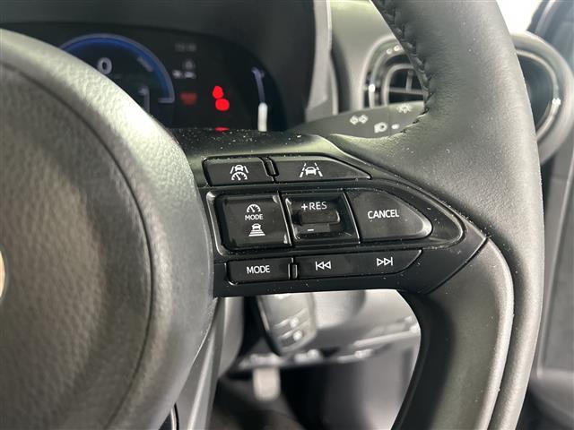 ヤリスクロス ハイブリッドＺ　純正８インチディスプレイオーディオ　全方位カメラ　衝突被害軽減システム　レーダークルーズコントロール　レーンアシスト　ブラインドスポットモニター　パーキングサポートブレーキ　クリアランスソナー　ＥＴＣ（16枚目）