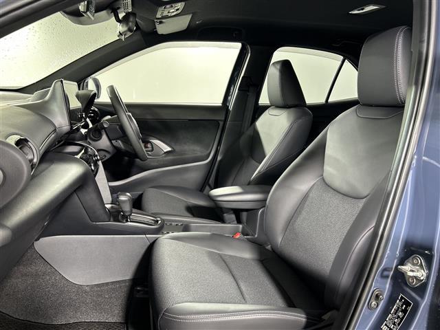 ヤリスクロス ハイブリッドＺ　純正８インチディスプレイオーディオ　全方位カメラ　衝突被害軽減システム　レーダークルーズコントロール　レーンアシスト　ブラインドスポットモニター　パーキングサポートブレーキ　クリアランスソナー　ＥＴＣ（30枚目）