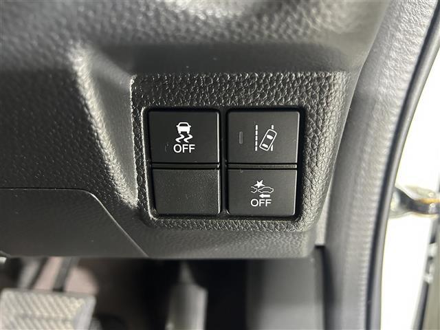 Ｎ－ＢＯＸカスタム Ｇ・Ｌターボホンダセンシング　社外７インチディスプレイオーディオ　バックカメラ　衝突被害軽減システム　レーダークルーズコントロール　レーンアシスト　横滑り防止装置　先行車発進告知機能　ロードサインアシスト　両側パワースライドドア（18枚目）