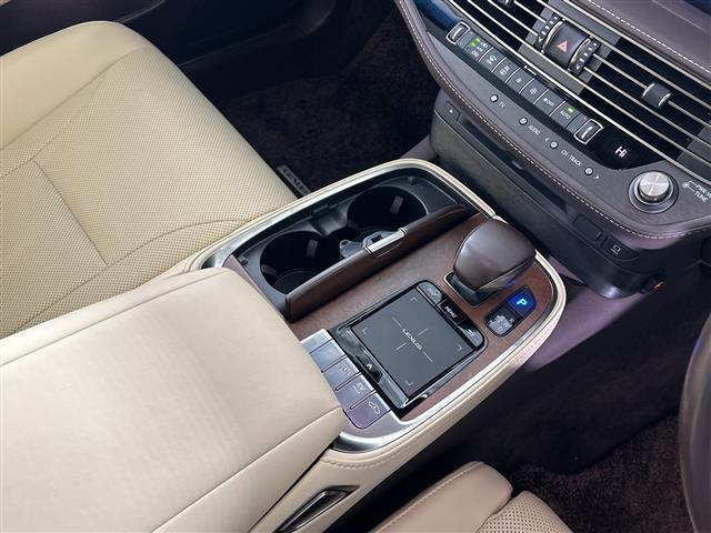 ＬＳ ＬＳ５００ｈ　Ｉパッケージ　純正１２．１インチナビ　サンルーフ　全方位カメラ　衝突被害軽減システム　エアサス　レーダークルーズコントロール　レーンアシスト　ブラインドスポットモニター　３眼ＬＥＤヘッドライト　ビルトインＥＴＣ２０（22枚目）