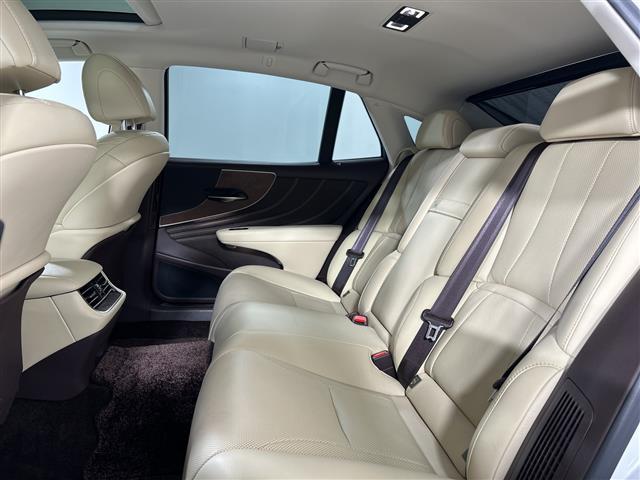 ＬＳ ＬＳ５００ｈ　Ｉパッケージ　純正１２．１インチナビ　サンルーフ　全方位カメラ　衝突被害軽減システム　エアサス　レーダークルーズコントロール　レーンアシスト　ブラインドスポットモニター　３眼ＬＥＤヘッドライト　ビルトインＥＴＣ２０（30枚目）