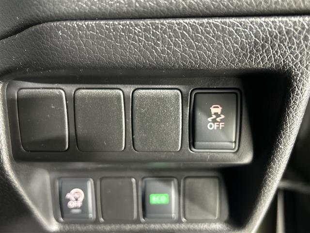 エクストレイル ２０Ｘ　エマージェンシーブレーキパッケージ　純正７インチナビ　バックカメラ　衝突被害軽減システム　車線逸脱警報　コーナーセンサー　横滑り防止装置　４ＷＤ　ダウンヒルアシストコントロール　オートライト　ＬＥＤヘッドライト　シートヒーター　ＥＴＣ（13枚目）