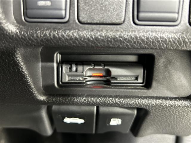 エクストレイル ２０Ｘ　エマージェンシーブレーキパッケージ　純正７インチナビ　バックカメラ　衝突被害軽減システム　車線逸脱警報　コーナーセンサー　横滑り防止装置　４ＷＤ　ダウンヒルアシストコントロール　オートライト　ＬＥＤヘッドライト　シートヒーター　ＥＴＣ（15枚目）