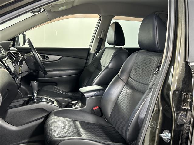 エクストレイル ２０Ｘ　エマージェンシーブレーキパッケージ　純正７インチナビ　バックカメラ　衝突被害軽減システム　車線逸脱警報　コーナーセンサー　横滑り防止装置　４ＷＤ　ダウンヒルアシストコントロール　オートライト　ＬＥＤヘッドライト　シートヒーター　ＥＴＣ（26枚目）