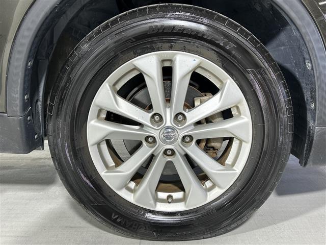 エクストレイル ２０Ｘ　エマージェンシーブレーキパッケージ　純正７インチナビ　バックカメラ　衝突被害軽減システム　車線逸脱警報　コーナーセンサー　横滑り防止装置　４ＷＤ　ダウンヒルアシストコントロール　オートライト　ＬＥＤヘッドライト　シートヒーター　ＥＴＣ（41枚目）