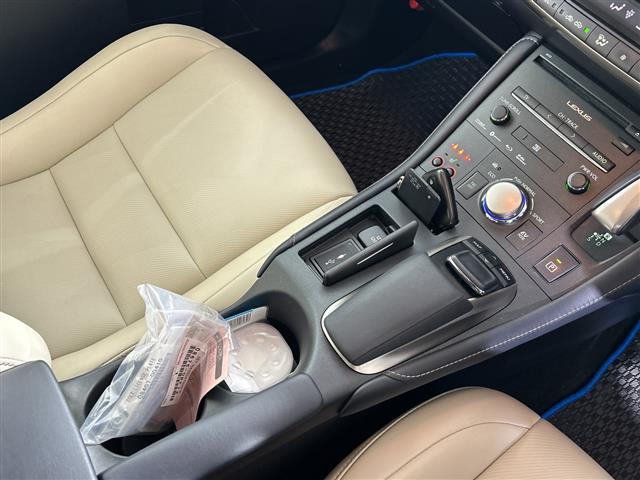 ���ŐV�i�r�i�t���Z�O�E�����Z�O�E�c�u�c�Đ��j�����ē��B�J���b�c�F���A�E�A���p�C���E�C�N���v�X�̃i�r���戵���Ă���o�b�N�J�����i�o�b�N���j�^�[�j��ȃ��j�^�[�i�t���b�v�_�E�����j�^�[�j�̎�t���\�ł��B