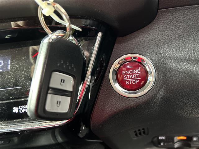 ヴェゼル Ｘ・ホンダセンシング　純正８インチナビ　バックカメラ　衝突被害軽減装置　レーダークルーズコントロール　レーンアシスト　標識認識機能　先行車発進告知機能　横滑り防止装置　オートライト　電子パーキング　ブレーキホールド　ＥＴＣ（13枚目）