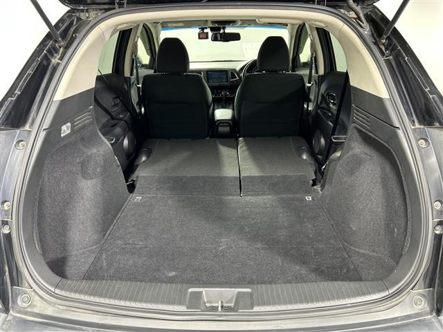 ヴェゼル Ｘ・ホンダセンシング　純正８インチナビ　バックカメラ　衝突被害軽減装置　レーダークルーズコントロール　レーンアシスト　標識認識機能　先行車発進告知機能　横滑り防止装置　オートライト　電子パーキング　ブレーキホールド　ＥＴＣ（30枚目）