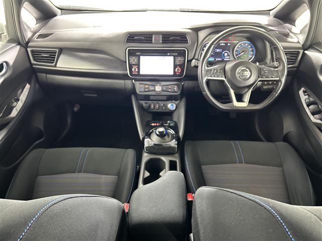 リーフ X 純正7インチナビ バックカメラ 衝突軽減装置 クルーズコントロール 車線逸脱警報 標識検知 オートライト オートハイビーム LEDヘッドライト LEDフォグライト ビルトインETC ステアリングヒータ(2枚目)