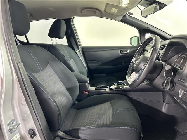 リーフ X 純正7インチナビ バックカメラ 衝突軽減装置 クルーズコントロール 車線逸脱警報 標識検知 オートライト オートハイビーム LEDヘッドライト LEDフォグライト ビルトインETC ステアリングヒータ(24枚目)