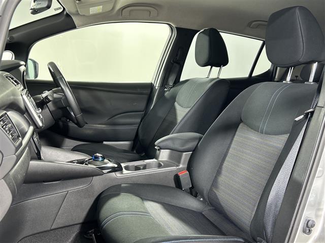 リーフ X 純正7インチナビ バックカメラ 衝突軽減装置 クルーズコントロール 車線逸脱警報 標識検知 オートライト オートハイビーム LEDヘッドライト LEDフォグライト ビルトインETC ステアリングヒータ(25枚目)