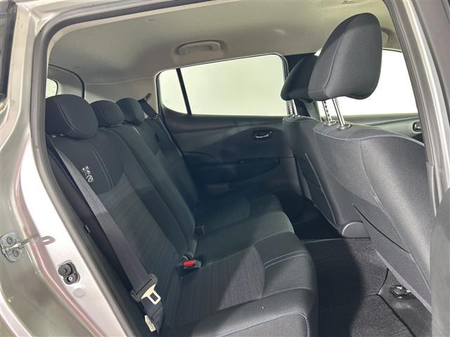 リーフ X 純正7インチナビ バックカメラ 衝突軽減装置 クルーズコントロール 車線逸脱警報 標識検知 オートライト オートハイビーム LEDヘッドライト LEDフォグライト ビルトインETC ステアリングヒータ(27枚目)