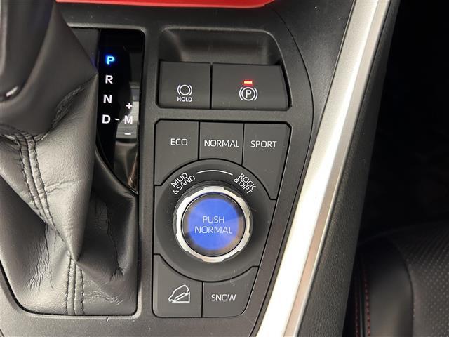 ＲＡＶ４ アドベンチャー　オフロードパッケージＩＩ　４ＷＤ　純正１０．５型ディスプレイオーディオ　全方位モニター　衝突軽減システム　コーナーセンサー　レーンアシスト　追従型クルーズコントロール　パワーシート　　オートマチックハイビーム　ビルトインＥＴＣ（12枚目）