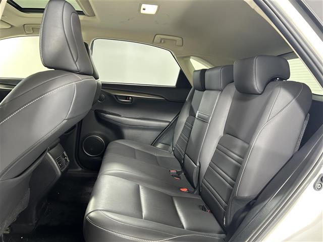 ＮＸ ＮＸ３００ｈ　Ｉパッケージ　純正１０．３インチナビ　衝突被害軽減装置　バックカメラ　ブラインドスポットモニター　レーダークルーズコントロール　レーンアシスト　ステアリングヒーター　サンルーフ　シートヒーター　パワーシート　ＥＴＣ（26枚目）