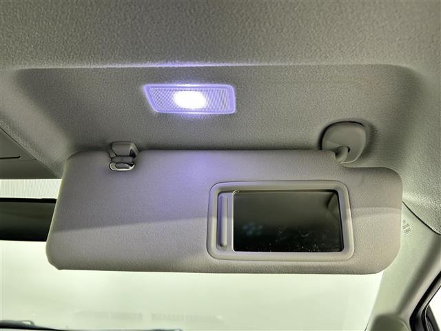 プリウス Ｓツーリングセレクション　純正８インチナビ　バックカメラ　オートライト　ＬＥＤヘッドライト　フォグライト　横滑り防止装置　カーテンエアバック　純正１７インチアルミホイール　ステアリングスイッチ　ヘッドライトウォッシャー　ＥＴＣ（22枚目）