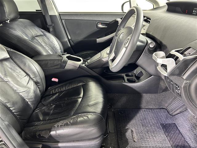 プリウス Ｓツーリングセレクション　純正８インチナビ　バックカメラ　オートライト　ＬＥＤヘッドライト　フォグライト　横滑り防止装置　カーテンエアバック　純正１７インチアルミホイール　ステアリングスイッチ　ヘッドライトウォッシャー　ＥＴＣ（23枚目）