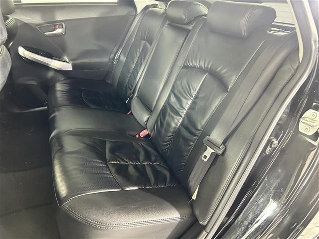 プリウス Ｓツーリングセレクション　純正８インチナビ　バックカメラ　オートライト　ＬＥＤヘッドライト　フォグライト　横滑り防止装置　カーテンエアバック　純正１７インチアルミホイール　ステアリングスイッチ　ヘッドライトウォッシャー　ＥＴＣ（27枚目）