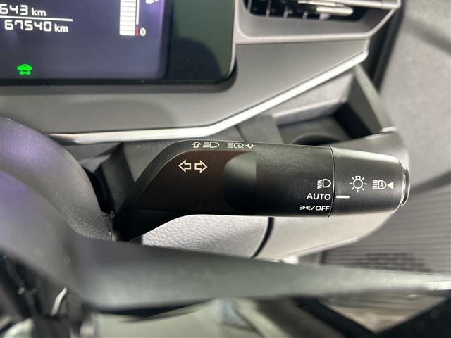 ノート Ｓ　社外７インチナビ　バックカメラ　衝突被害軽減装置　車線逸脱警報　ロードサインアシスト　コーナーセンサー　パーキングソナー　ふらつき警報　オートライト　オートハイビーム　電子パーキング　ビルトインＥＴＣ（16枚目）