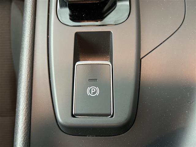 ノート Ｓ　社外７インチナビ　バックカメラ　衝突被害軽減装置　車線逸脱警報　ロードサインアシスト　コーナーセンサー　パーキングソナー　ふらつき警報　オートライト　オートハイビーム　電子パーキング　ビルトインＥＴＣ（21枚目）