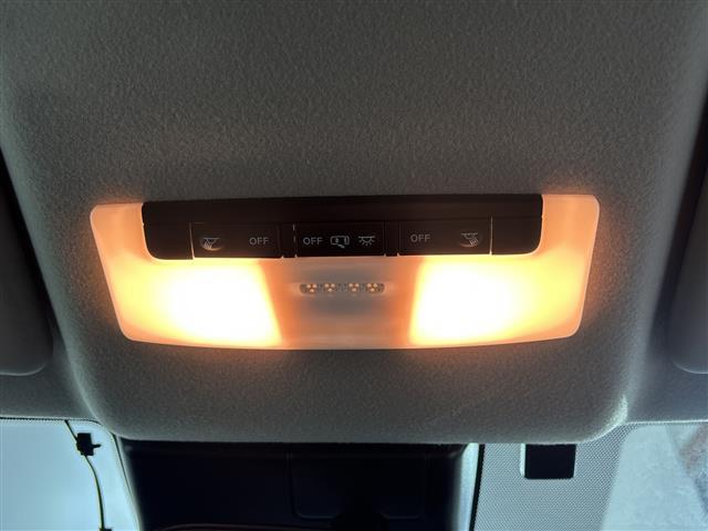 ノート Ｓ　社外７インチナビ　バックカメラ　衝突被害軽減装置　車線逸脱警報　ロードサインアシスト　コーナーセンサー　パーキングソナー　ふらつき警報　オートライト　オートハイビーム　電子パーキング　ビルトインＥＴＣ（24枚目）