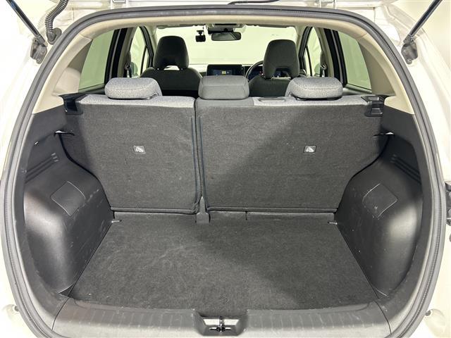 ノート Ｓ　社外７インチナビ　バックカメラ　衝突被害軽減装置　車線逸脱警報　ロードサインアシスト　コーナーセンサー　パーキングソナー　ふらつき警報　オートライト　オートハイビーム　電子パーキング　ビルトインＥＴＣ（31枚目）