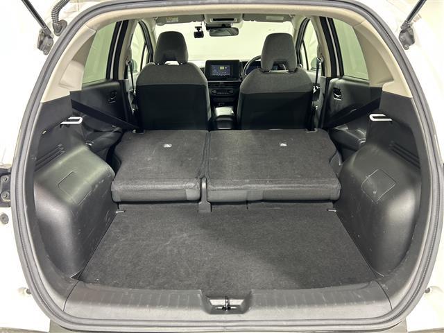 ノート Ｓ　社外７インチナビ　バックカメラ　衝突被害軽減装置　車線逸脱警報　ロードサインアシスト　コーナーセンサー　パーキングソナー　ふらつき警報　オートライト　オートハイビーム　電子パーキング　ビルトインＥＴＣ（32枚目）