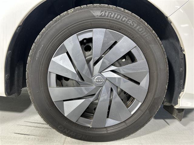 ノート Ｓ　社外７インチナビ　バックカメラ　衝突被害軽減装置　車線逸脱警報　ロードサインアシスト　コーナーセンサー　パーキングソナー　ふらつき警報　オートライト　オートハイビーム　電子パーキング　ビルトインＥＴＣ（41枚目）