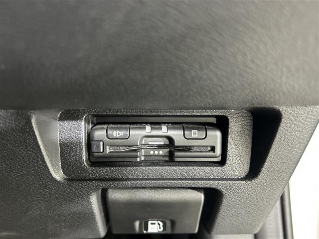 ノート Ｓ　社外７インチナビ　バックカメラ　衝突被害軽減システム　車線逸脱警報　ロードサインアシスト　コーナーセンサー　パーキングソナー　ふらつき警報　オートライト　オートハイビーム　ビルトインＥＴＣ　ドラレコ（12枚目）