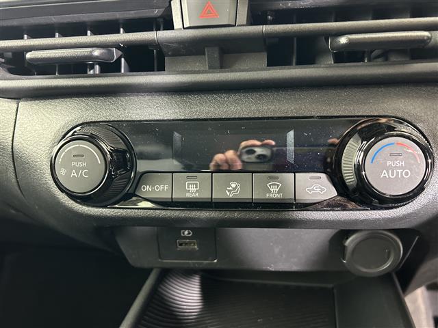 ノート Ｓ　社外７インチナビ　バックカメラ　衝突被害軽減システム　車線逸脱警報　ロードサインアシスト　コーナーセンサー　パーキングソナー　ふらつき警報　オートライト　オートハイビーム　ビルトインＥＴＣ　ドラレコ（19枚目）