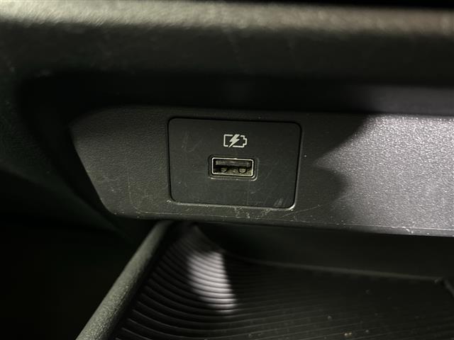 ノート Ｓ　社外７インチナビ　バックカメラ　衝突被害軽減システム　車線逸脱警報　ロードサインアシスト　コーナーセンサー　パーキングソナー　ふらつき警報　オートライト　オートハイビーム　ビルトインＥＴＣ　ドラレコ（20枚目）