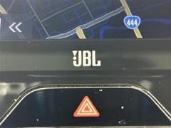 【ＪＢＬ（プレミアムサウンド）】トヨタでお出かけの際には、ぜひ素敵な音楽体験を！ありふれた一日にも特別な体験を！ドライブの時間を上質な音楽でお楽しみいただけるサウンドシステムが搭載されています♪ 4