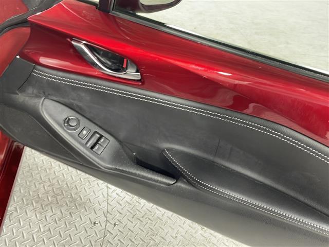 ロードスター Ｓスペシャルパッケージ　禁煙車　ワンオーナー　純正ナビ　フルセグ　Ｂｌｕｅｔｏｏｔｈ接続　ＣＤ　ＤＶＤ再生　バックカメラ　クルーズコントロールＥＴＣ　ドライブレコーダー　前後コーナーセンサー　パドルシフト　シートヒーター（28枚目）