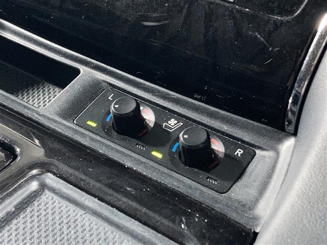 アルファードハイブリッド ＳＲ　Ｃパッケージ　県外仕入　禁煙車　メーカーオプションナビ　フルセグＴＶ　Ｂｌｕｅｔｏｏｔｈ　ＪＢＬプレミアムサウンドシステム　パノラマミックビューモニター　純正フリップダウンモニター　デジタルインナーミラー　ＢＳＭ（17枚目）