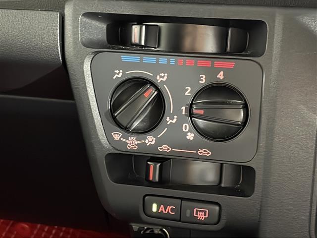 ハイゼットカーゴ クルーズ　禁煙車　社外ナビ（ＢＴ，フルセグ，ＣＤ／ＤＶＤ，ラジオ）　バックカメラ　マルチレール　オーバーヘッドネット　オーバーヘッドシェルフ　間仕切カーテン　荷室マット　クリアランスソナー　スマートアシスト（8枚目）