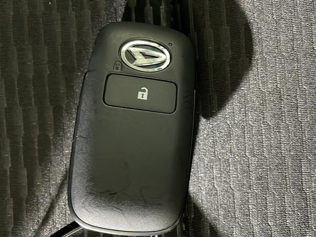 ハイゼットカーゴ クルーズ　禁煙車　社外ナビ（ＢＴ，フルセグ，ＣＤ／ＤＶＤ，ラジオ）　バックカメラ　マルチレール　オーバーヘッドネット　オーバーヘッドシェルフ　間仕切カーテン　荷室マット　クリアランスソナー　スマートアシスト（10枚目）