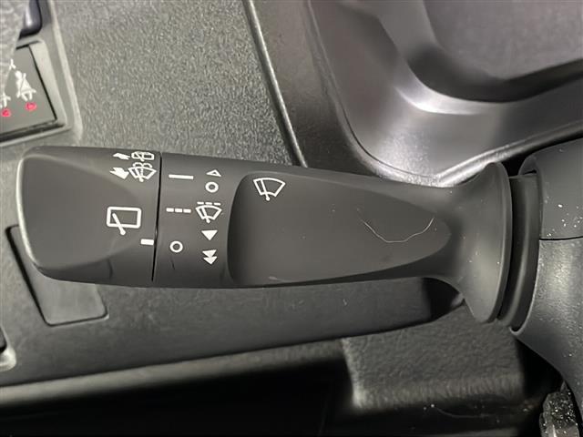ハイゼットカーゴ クルーズ　禁煙車　社外ナビ（ＢＴ，フルセグ，ＣＤ／ＤＶＤ，ラジオ）　バックカメラ　マルチレール　オーバーヘッドネット　オーバーヘッドシェルフ　間仕切カーテン　荷室マット　クリアランスソナー　スマートアシスト（13枚目）