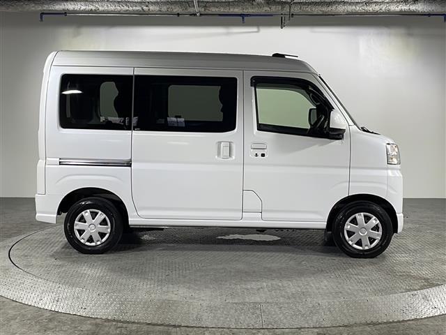 ハイゼットカーゴ クルーズ　禁煙車　社外ナビ（ＢＴ，フルセグ，ＣＤ／ＤＶＤ，ラジオ）　バックカメラ　マルチレール　オーバーヘッドネット　オーバーヘッドシェルフ　間仕切カーテン　荷室マット　クリアランスソナー　スマートアシスト（30枚目）