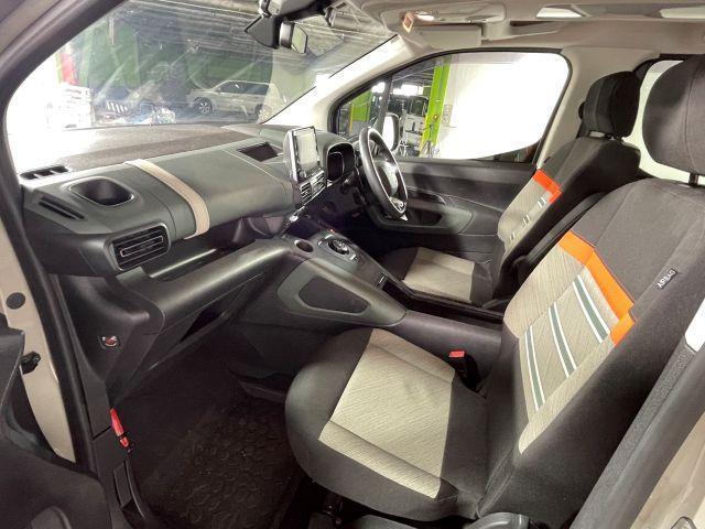 ベルランゴ シャイン　ＸＴＲ　パック　禁煙車　純正オーディオ　Ａｐｐｌｅｃａｒｐｌａｙ　ＡｎｄｒｏｉｄＡｕｔｏ　ｍｉｒａｒｉｎｎｋｕ　全方位カメラ　バックカメラ　純正１７インチアルミ　ドライブレコーダー前後　ガラスルーフ　両側スライドドア（22枚目）