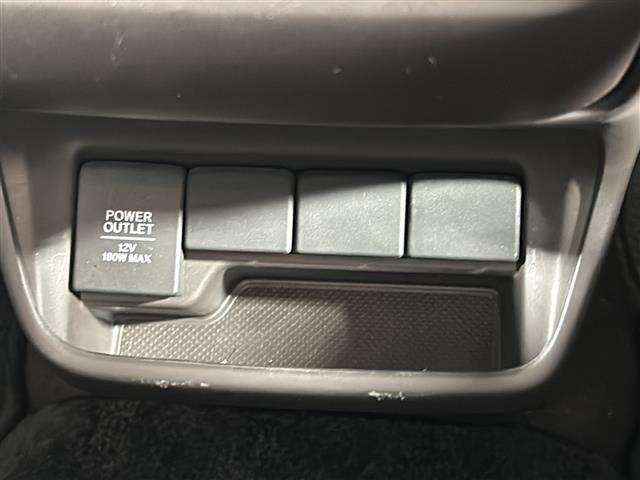 店舗にて現車の確認もできますので、お電話で在庫のご確認の上是非ご来店くださいませ!!!