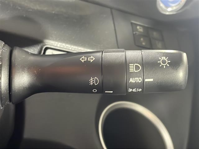【オートライト(AUTO)】外の明るさをシステムが感知して、自動でヘッドライトが点灯します!ヘッドライトをつけ忘れを防ぐ便利機能です。