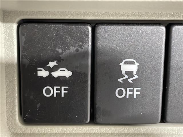 【 横滑り防止装置 】急なハンドル操作時や滑りやすい路面を走行中に車両の横滑りを感知すると、自動的に車両の進行方向を保つように車両を制御します。』