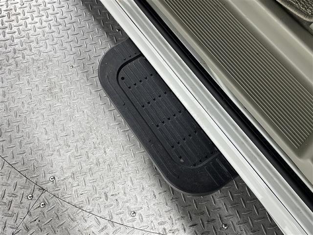 店舗にて現車の確認もいただけますので、お電話で在庫のご確認の上是非ご来店くださいませ!!!