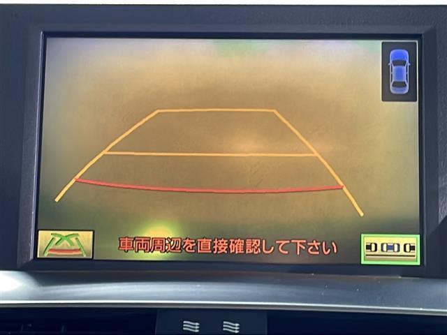 【バックモニター】後ろのカメラの映像をモニターに映し出すことができます！後方の見えない死角や、障害物との距離感をしっかり確認することができます！駐車が苦手な方におすすめです。