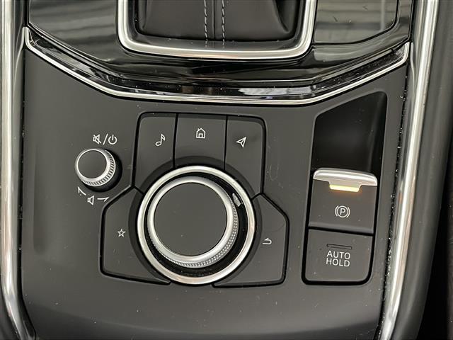 【電動パーキングブレーキ】パーキングブレーキを指先だけで操作可能です！力の弱い人にも安心してブレーキをかけていただけます！