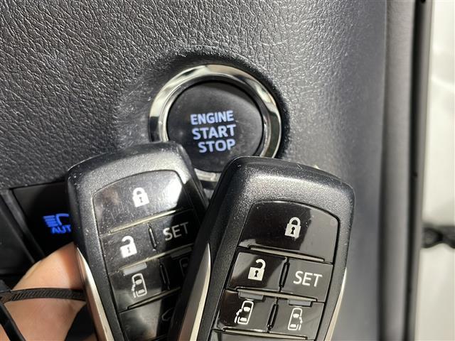 【スマートキー(エンジンスタートストップスイッチ)】スマートキー(電子キー)を持っていれば、スイッチを押すだけでエンジンをかけることができます!