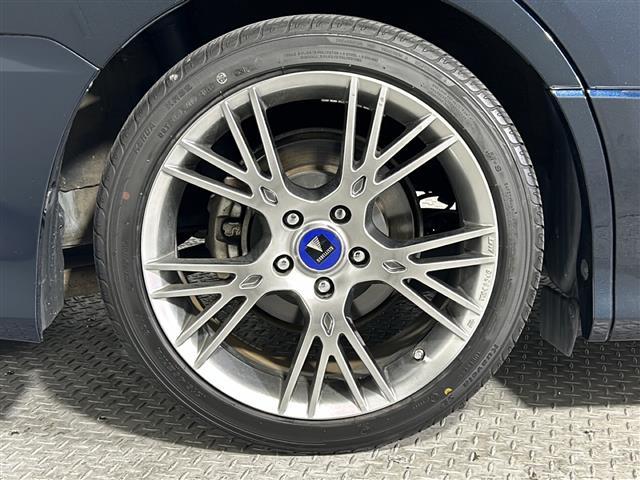 【タイヤ・ホイール】足回りもかっこよく決まってます！社外のアルミやスタッドレスタイヤも取り扱いございますドレスアップもカスタマイズもお任せください！